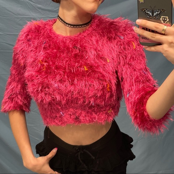 Fuzzy hot pink cropped sweater - Picture 3 of 7